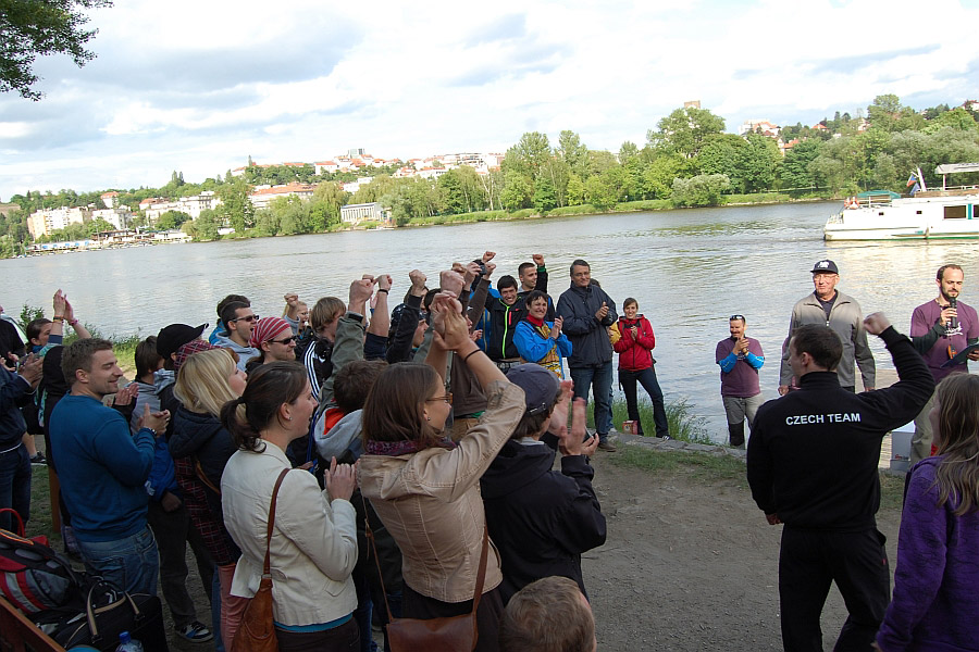 Mezifakultn� z�vod dra��ch lod� 2012