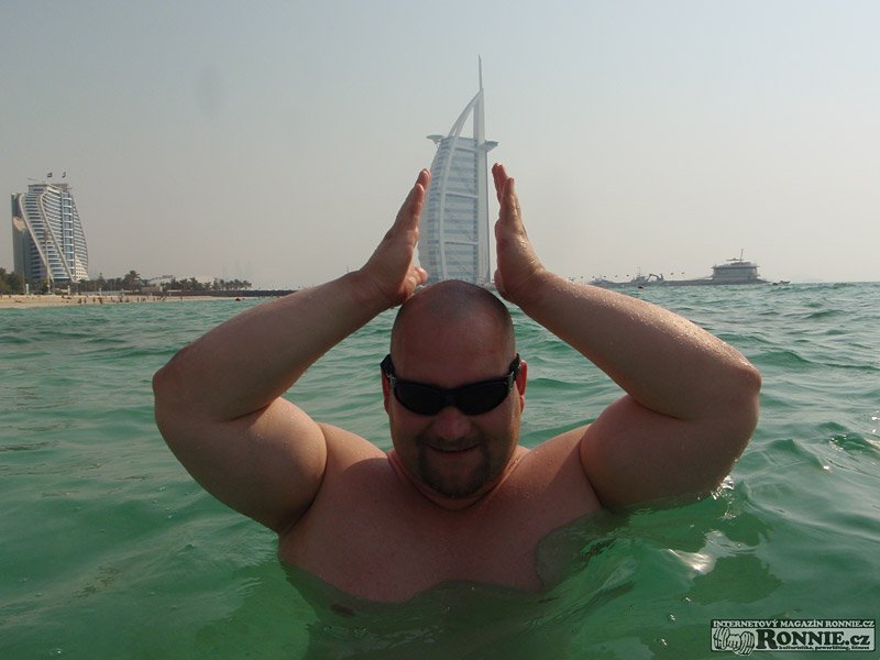 Luk� Osladil a man�el� �pinglovi na dovolen� v Dubaji
