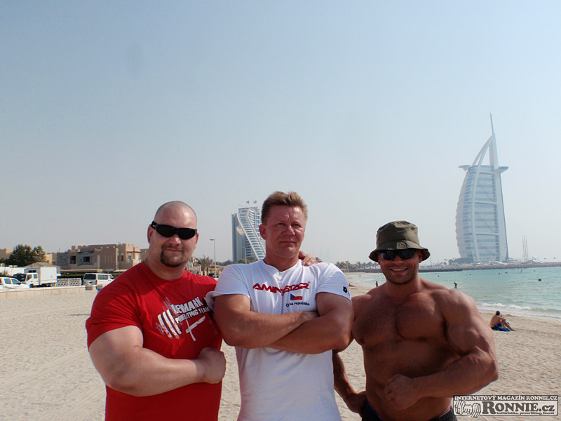 Luk� Osladil a man�el� �pinglovi na dovolen� v Dubaji