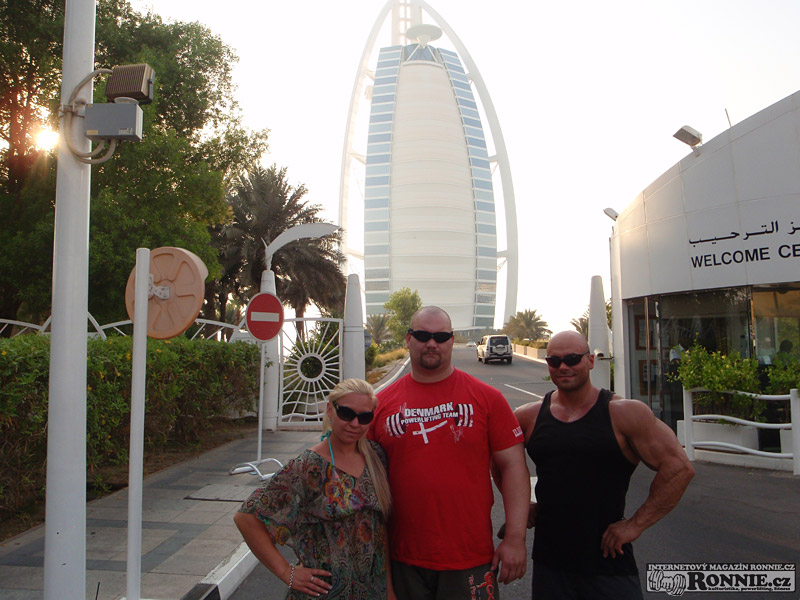 Luk� Osladil a man�el� �pinglovi na dovolen� v Dubaji