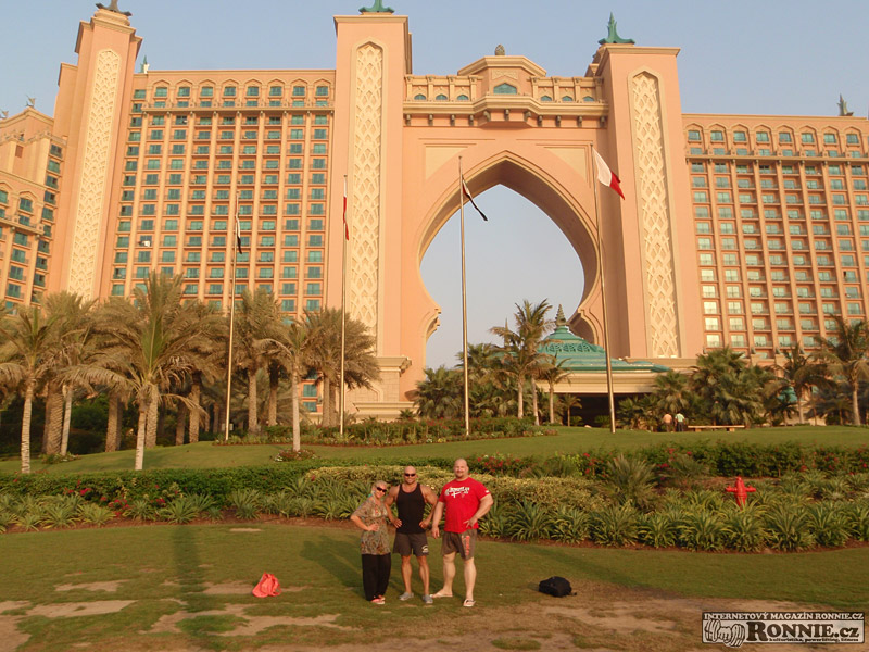 Luk� Osladil a man�el� �pinglovi na dovolen� v Dubaji