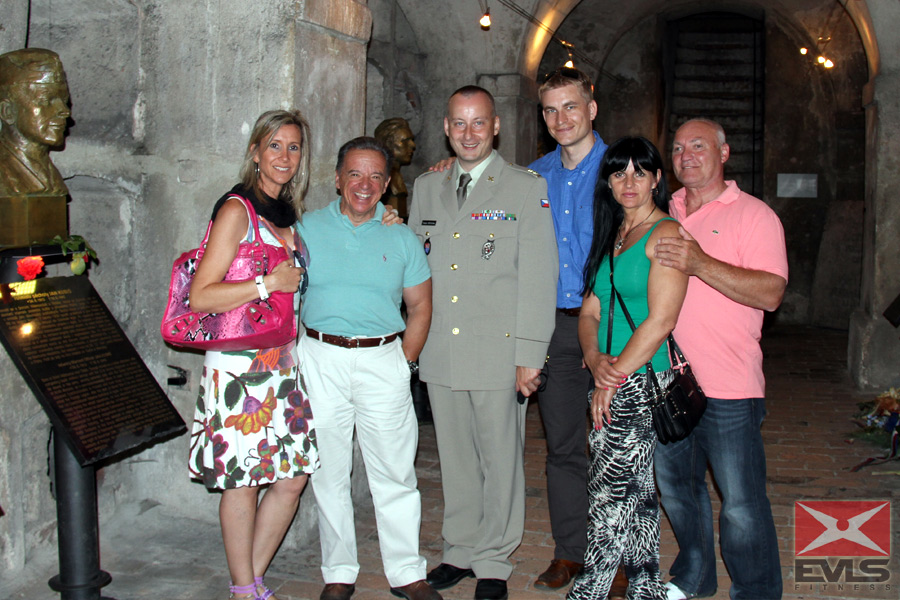 Rafael Santonja a jeho �ena Nieves, Robert Speychal, David Havl��ek a Eva a Jarek Sukupovi