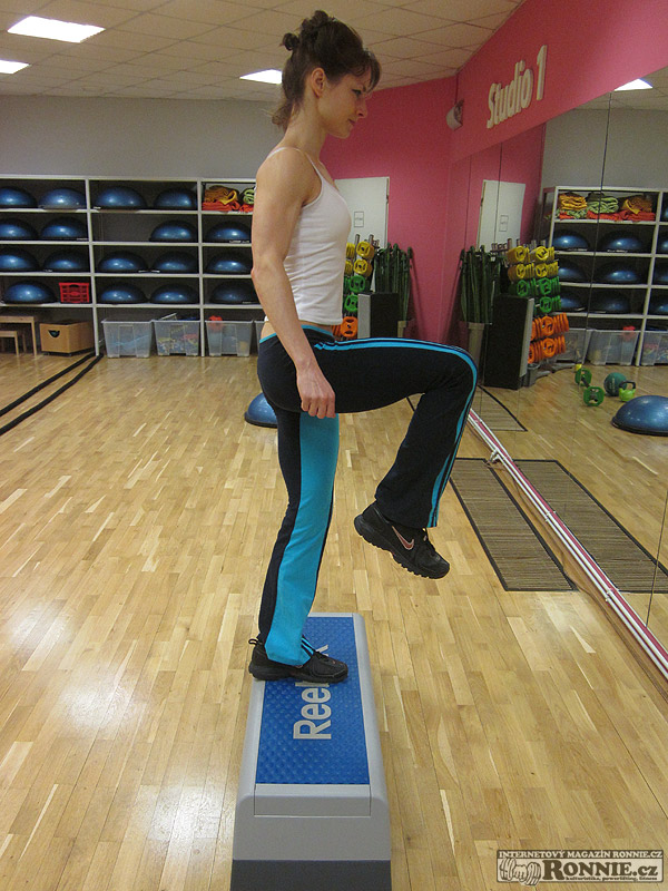 V�stupy na step sch�dek s p�edno�en�m