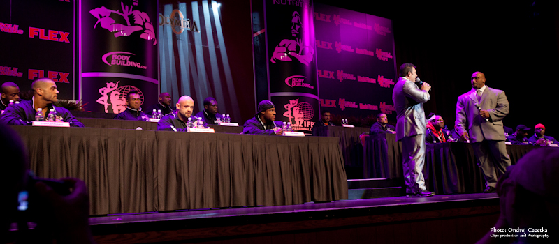 Tiskov� konference ��astn�k� Mr. Olympia 2012