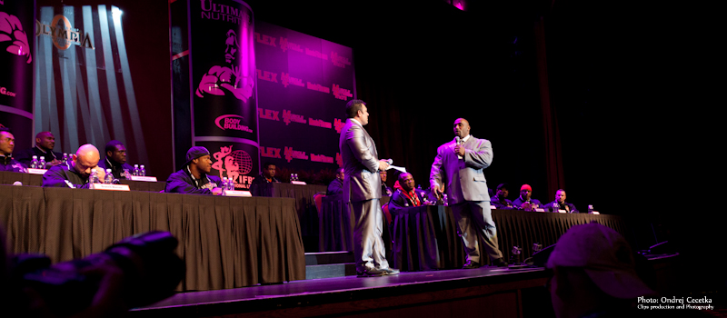 Tiskov� konference ��astn�k� Mr. Olympia 2012