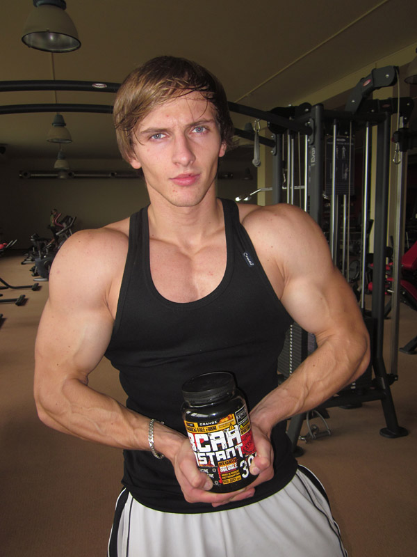 Filip Va�ko v p��prav� na sout�e v kondi�n� kulturistice 2012