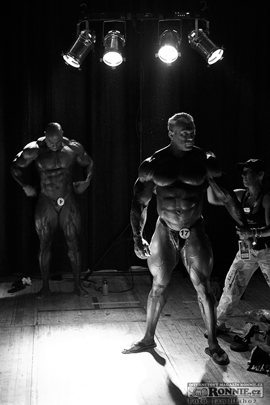Toney Freeman, Dennis Wolf