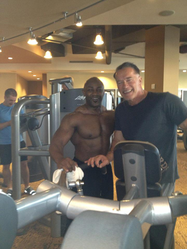 Arnold Schwarzenegger a Roc Shabazz