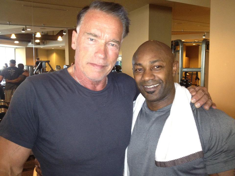Arnold Schwarzenegger a Roc Shabazz