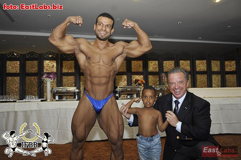 Mohammed Al Rashed se synem a Rafaelem Santonjou