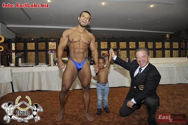 Mohammed Al Rashed se synem a Rafaelem Santonjou