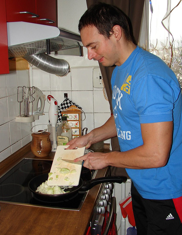 Cibuli vlo��me na p�nev.