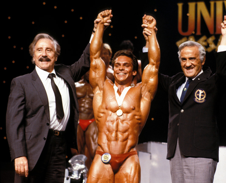 Joe Weider, Rich Gaspari a Ben Weider na Mr. Universe 1984