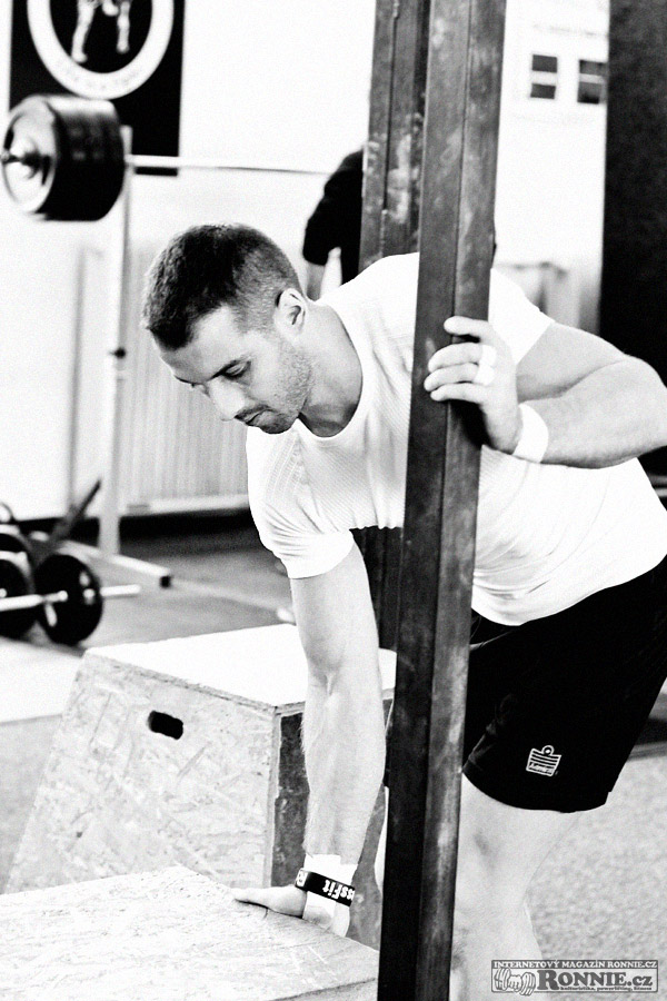 Mirek Sk�la se p�ipravuje na workout