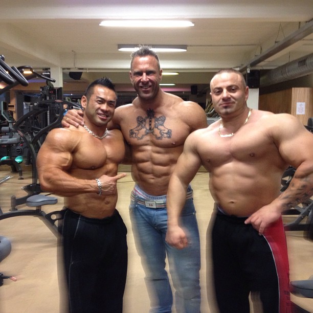 Hidetada Yamagishi s b�val�m nizozemsk�m profesion�lem Edem van Amsterdamem