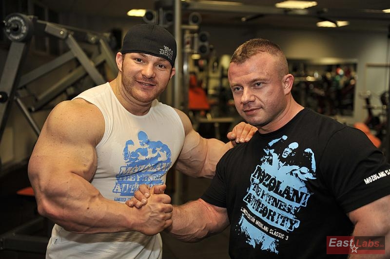 James "Flex" Lewis, Andrej Mozol�ni