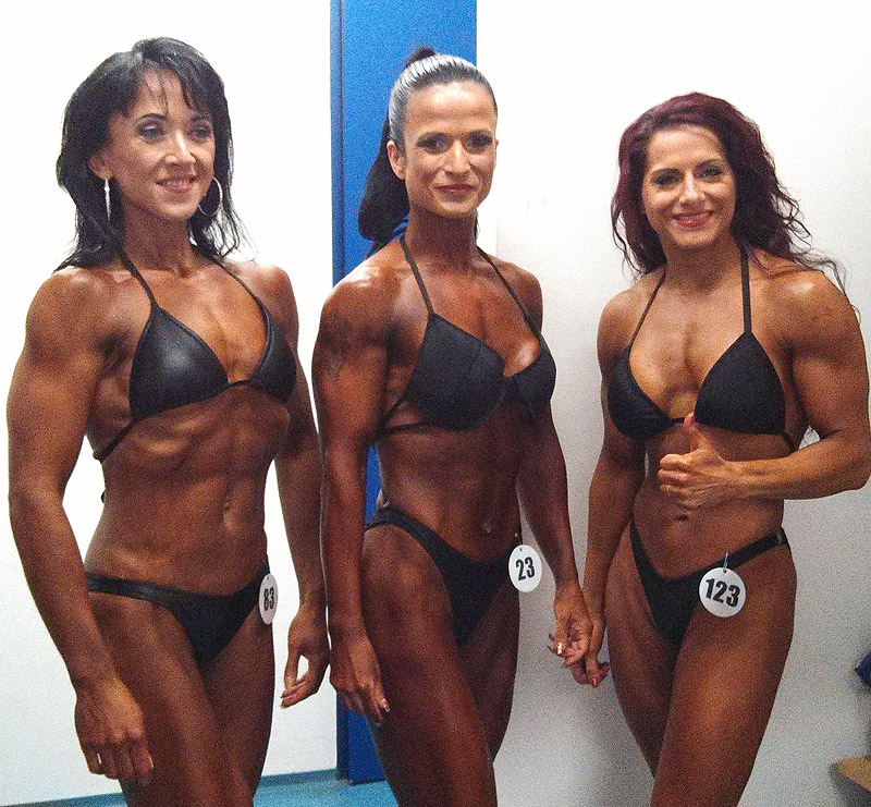 Milena Koudelkov�, Lucie Jake�ov� a Veronika Zuba�ov�