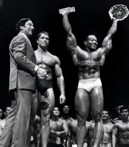 Mr. Olympia 1969: Joe Weider, Arnold Schwarzenegger, Sergio Oliva
