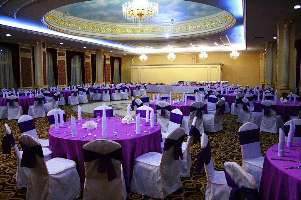 Restaurace v hotelu Grand Aiser - ofici�ln�m m�st� pro ubytov�n�