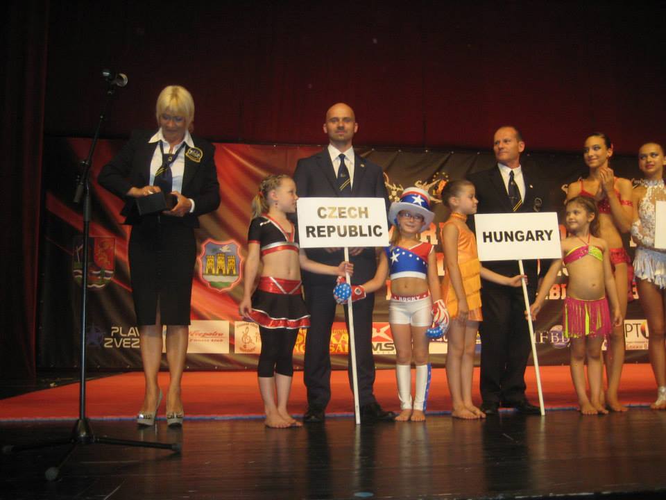 �ampion�tu se z��astnilo 11 n�rodn�ch t�m�