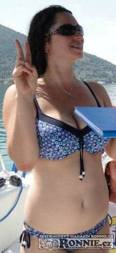 Fotka, kter� Katku p�im�la k radik�ln� prom�n�