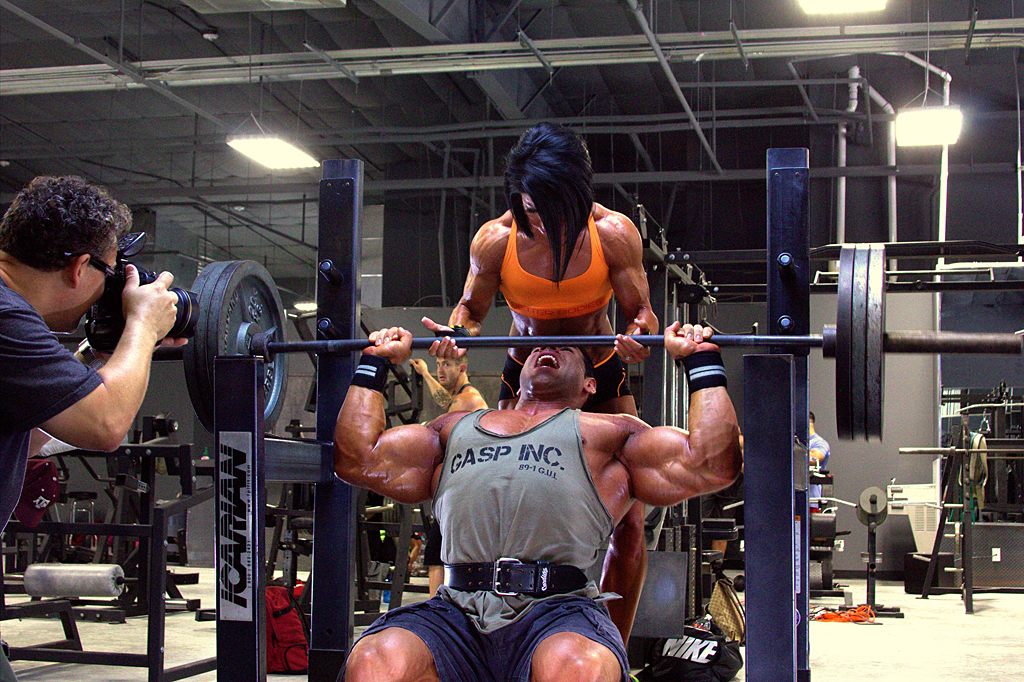 Steve Kuclo a Dana Linn Bailey