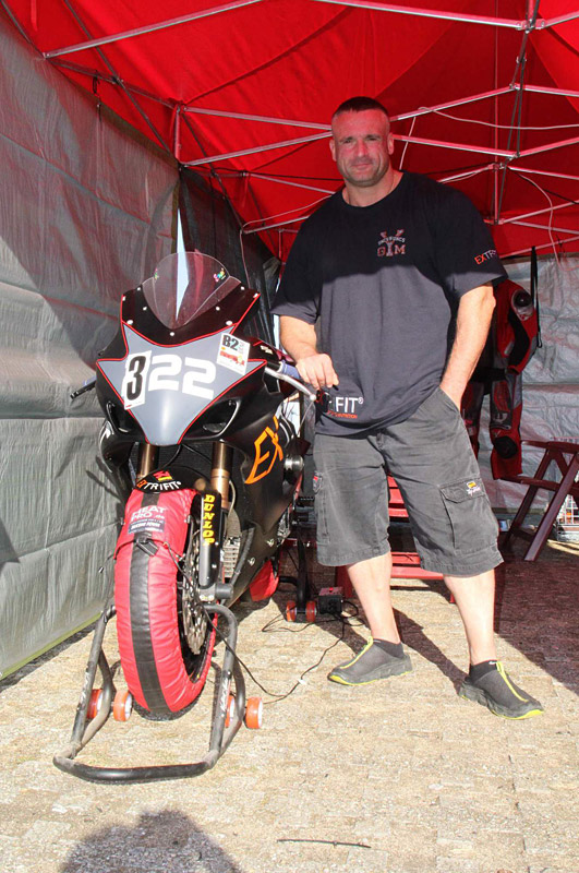 Martin Holub a Dalibor H�jek na z�vodn�m okruhu v Brn�