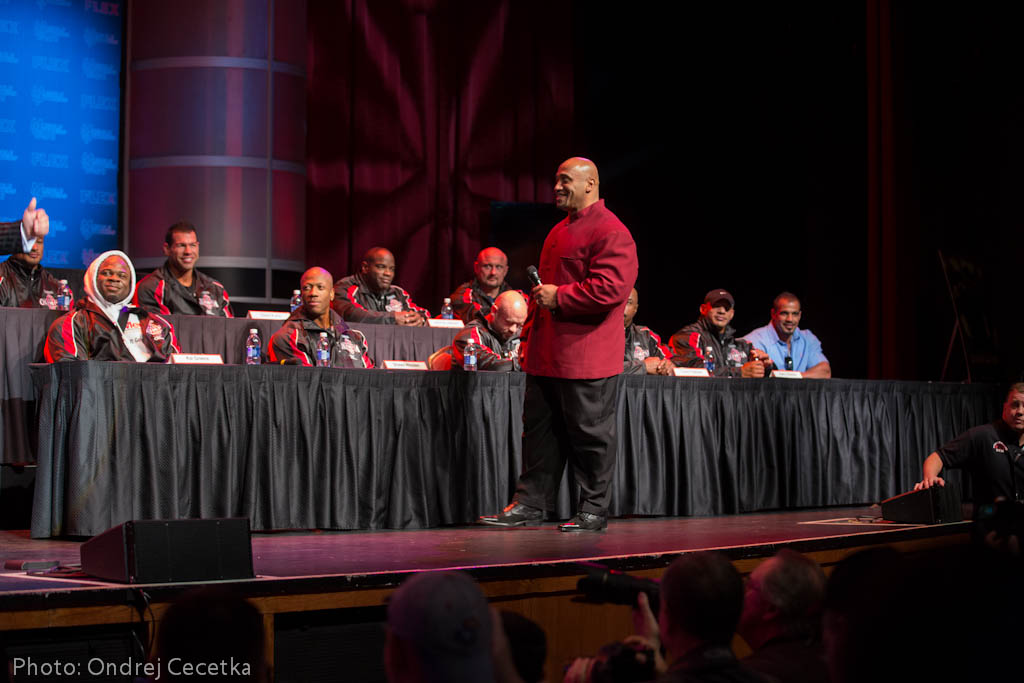 Tiskov� konference ��astn�k� Mr. Olympia 2013