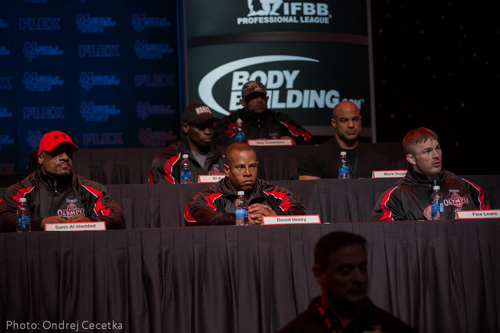 Tiskov� konference ��astn�k� Olympia 212 Showdown 2013