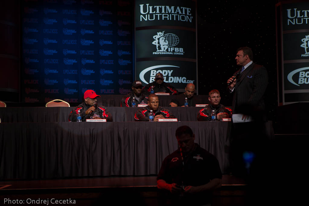 Tiskov� konference ��astn�k� Olympia 212 Showdown 2013