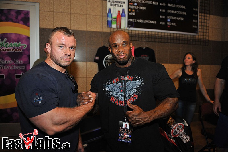 Andrej Mozol�ni, Kevin English