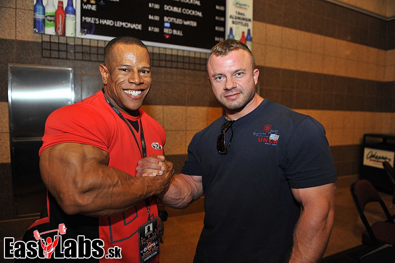 David Henry, Andrej Mozol�ni