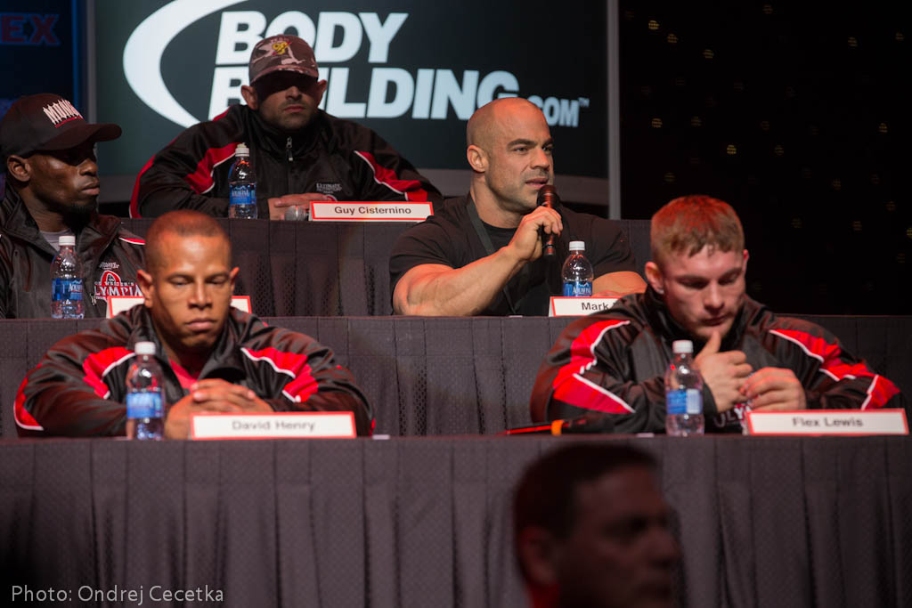 Tiskov� konference ��astn�k� Olympia 212 Showdown 2013