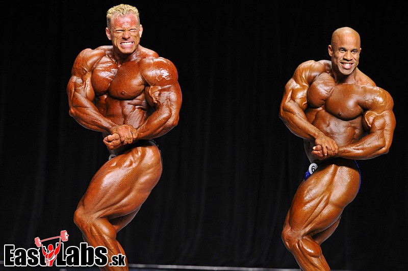Dennis Wolf, Victor Martinez