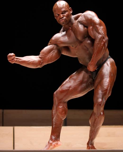 Hunni Glanville p�i exhibici 3 t�dny p�ed Arnold Classic Europe 2013