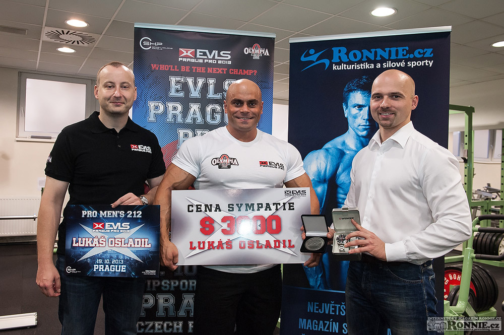 P�ed�v�n� Ceny sympatie Luk�i Osladilovi - Robert Speychal, Luk� Osladil a Martin Jebas
