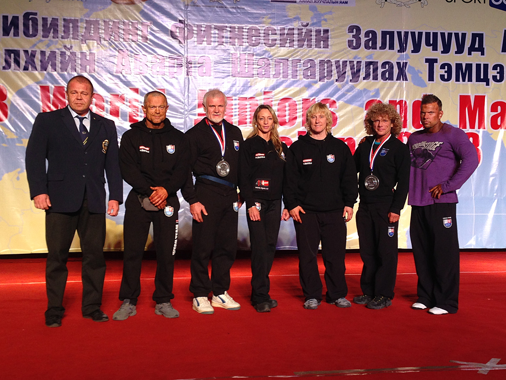 Franti�ek Z�mola, Michal �id�k, Miroslav Mr�z, Margita Z�molov�, Zdena Raz�mov�, Jana Bendov�, Marek Vom��ka