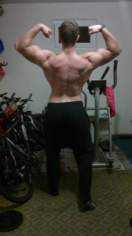 V objemu (2013)
