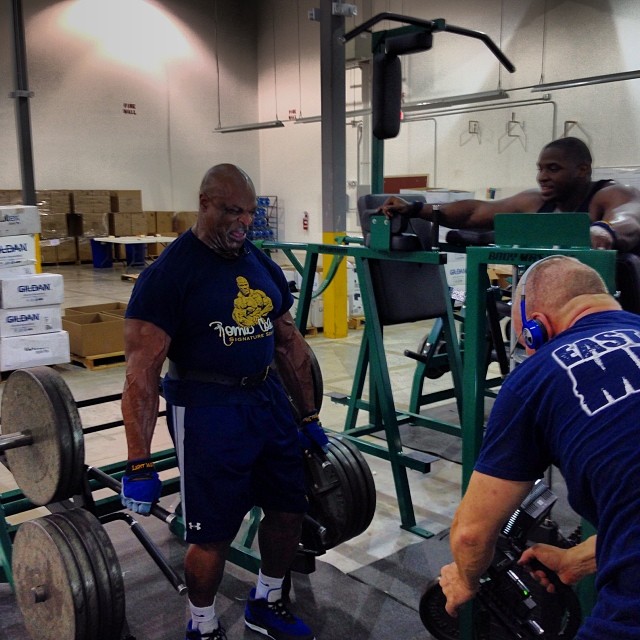 Ronnie Coleman a Emeka Okammor