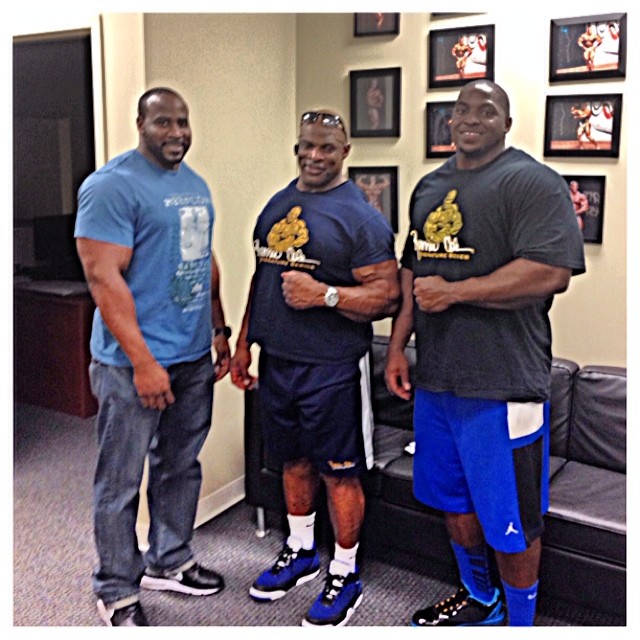 Ronnie Coleman a Emeka Okammor