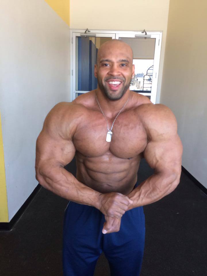Juan Morel 11 t�dn� p�ed Arnold Classic Brasil 2014
