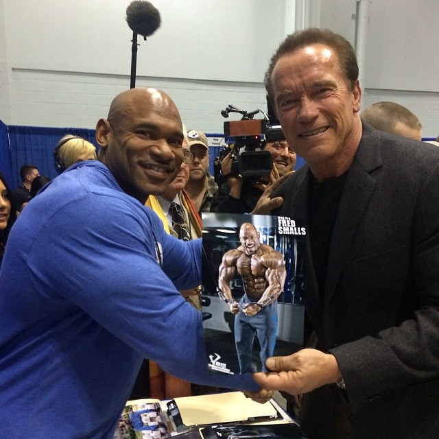 Arnold Schwarzenegger a Fred Smalls