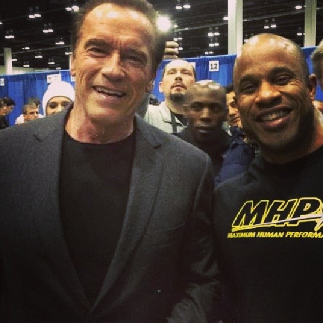 Arnold Schwarzenegger a Victor Martinez