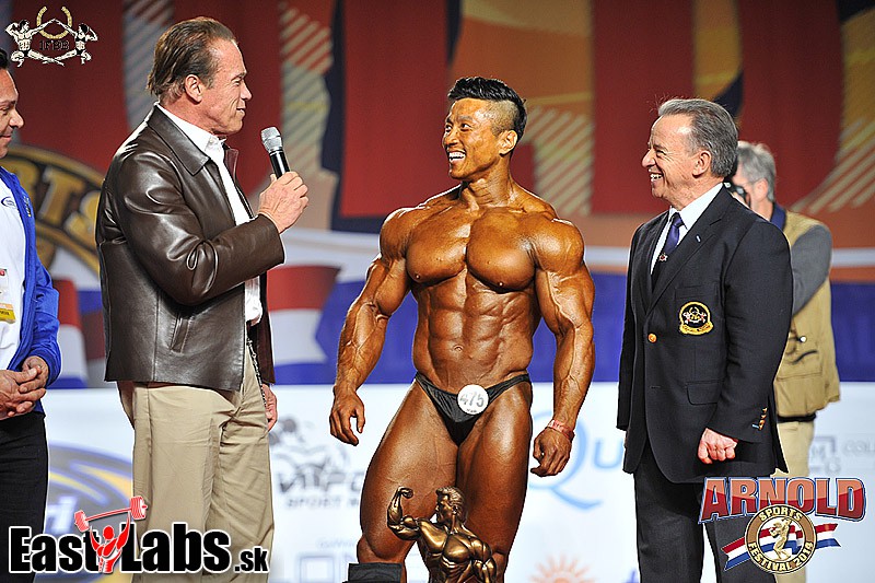 Arnold Schwarzenegger, Kyung Won Kang, Rafael Santonja