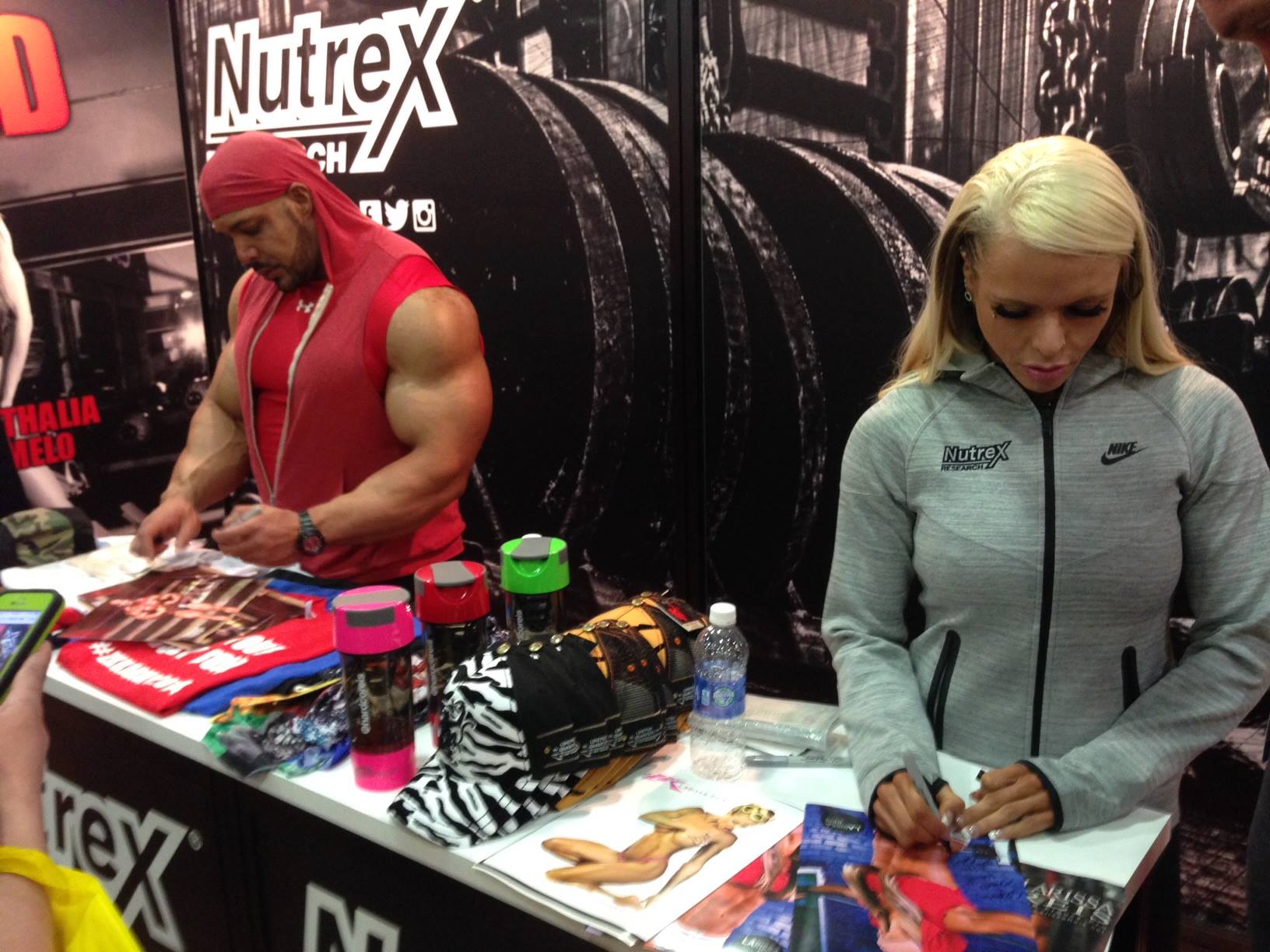 Zack Khan, Larissa Reis