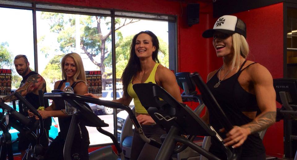 Amanda Doherty, Erin Stern, Larissa Reis