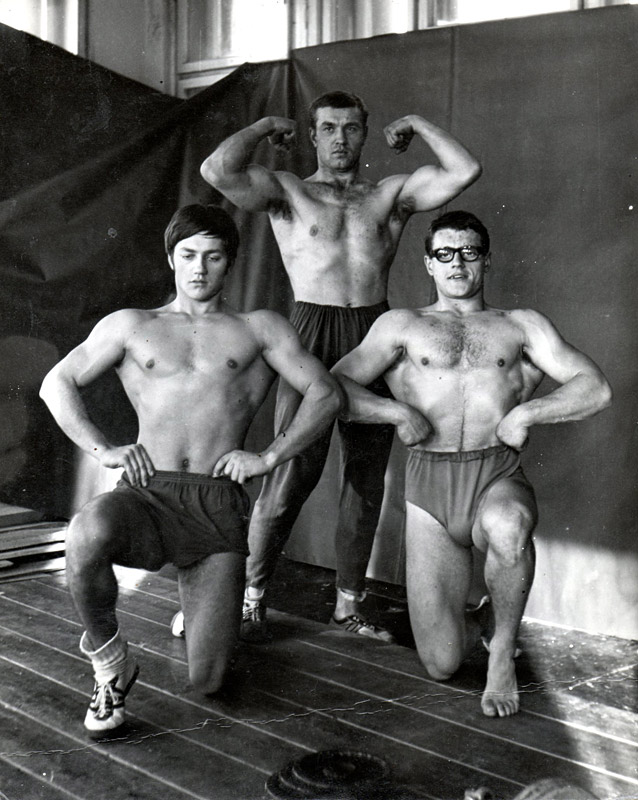 TJ Slavoj Praha - Jaroslav Messner kle��c� vpravo (1966)