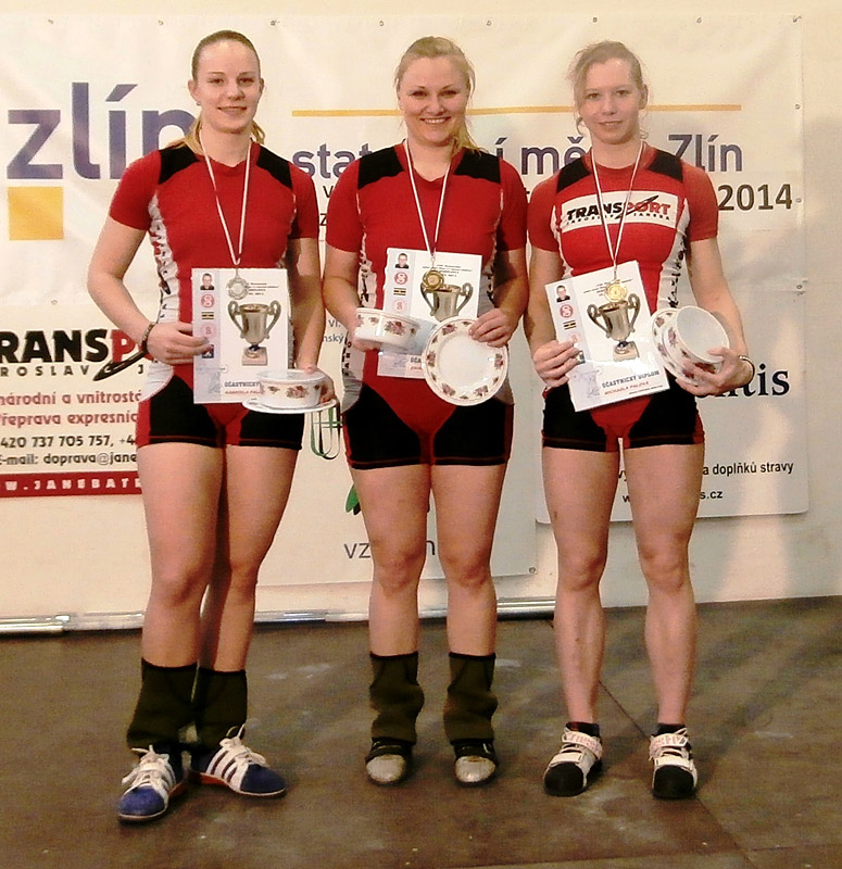 Zleva Gabriela Pallov�, Erika Lorencov�, Michaela Palov�