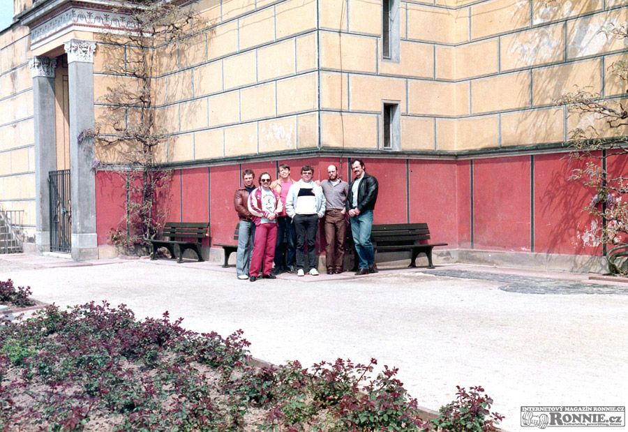 Odd�l Sandow - Jastrzebski, Dantlinger, Ur��ek, Nosek, zcela vpravo Pek