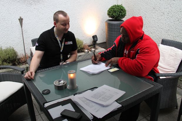Kai Greene p�i podpisu smlouvy o spolupr�ci s po�adateli Olympia Amateur Europe 2014